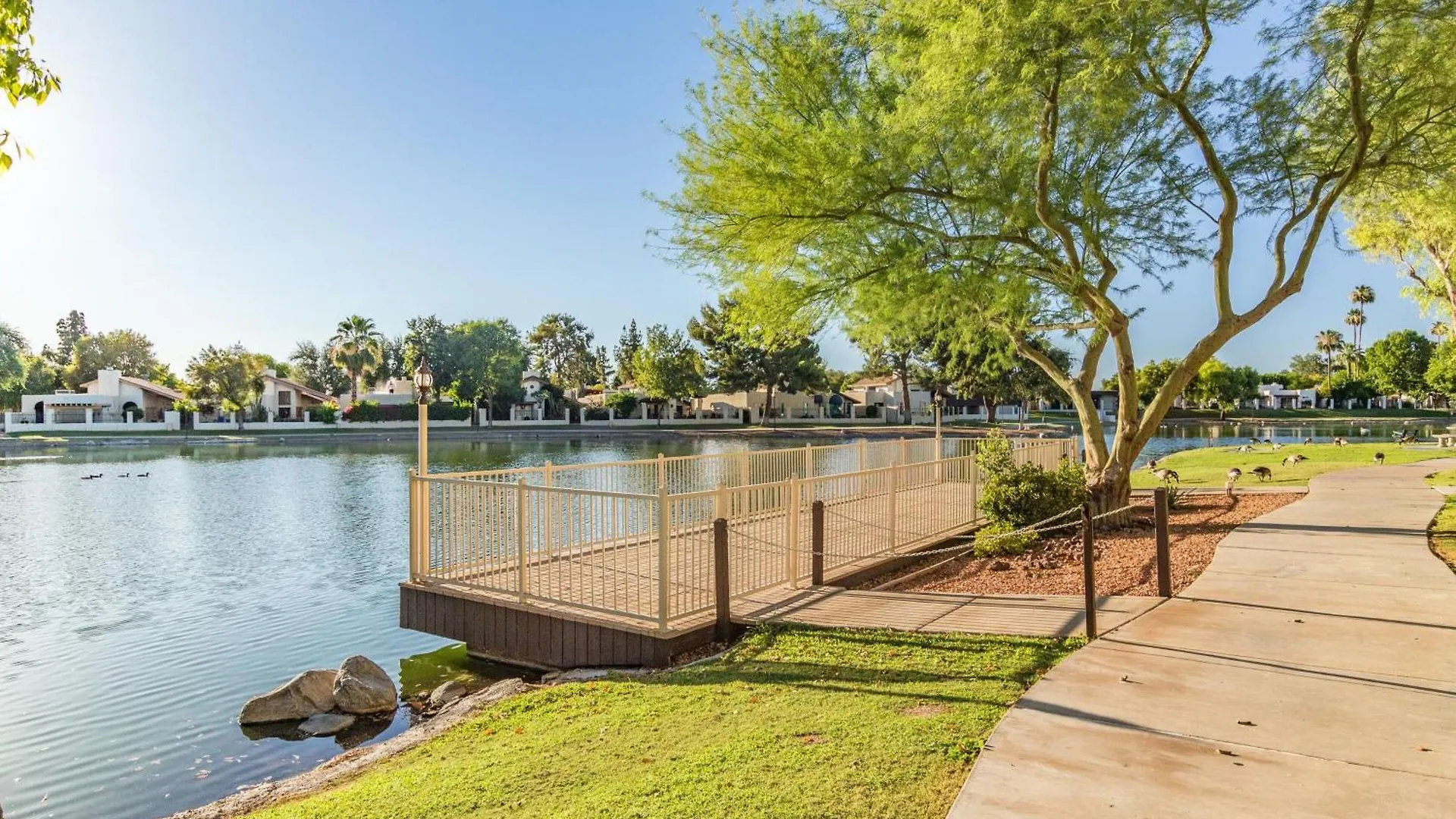 Lakeside Lake Biltmore Village Condo Phoenix ABD