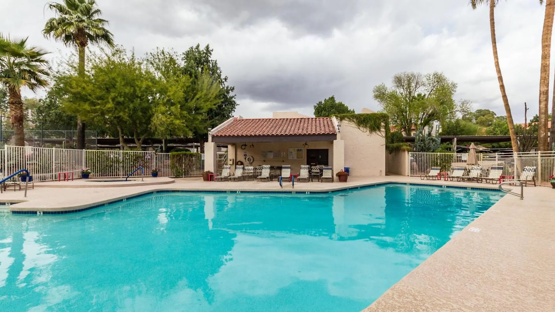 Lakeside Lake Biltmore Village Condo Phoenix
